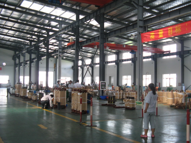 琼海变压器生产车间